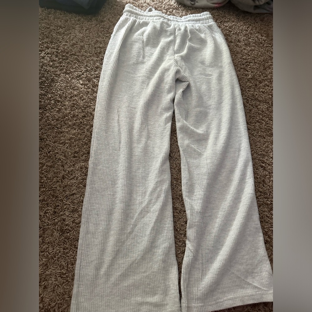 WHITE WAFFLE KNIT PANTS. NEVER WORN!!